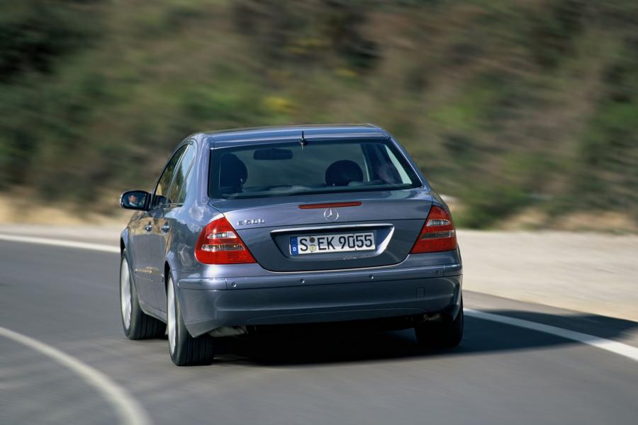  Mercedes-Benz E-Class 2002 года  (фото 127 из 448)